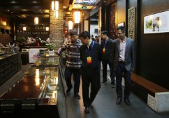 柯橋區(qū)政協(xié)主席孟柏干帶領(lǐng)區(qū)政協(xié)主席會(huì)議全體成員來(lái)公司調(diào)研